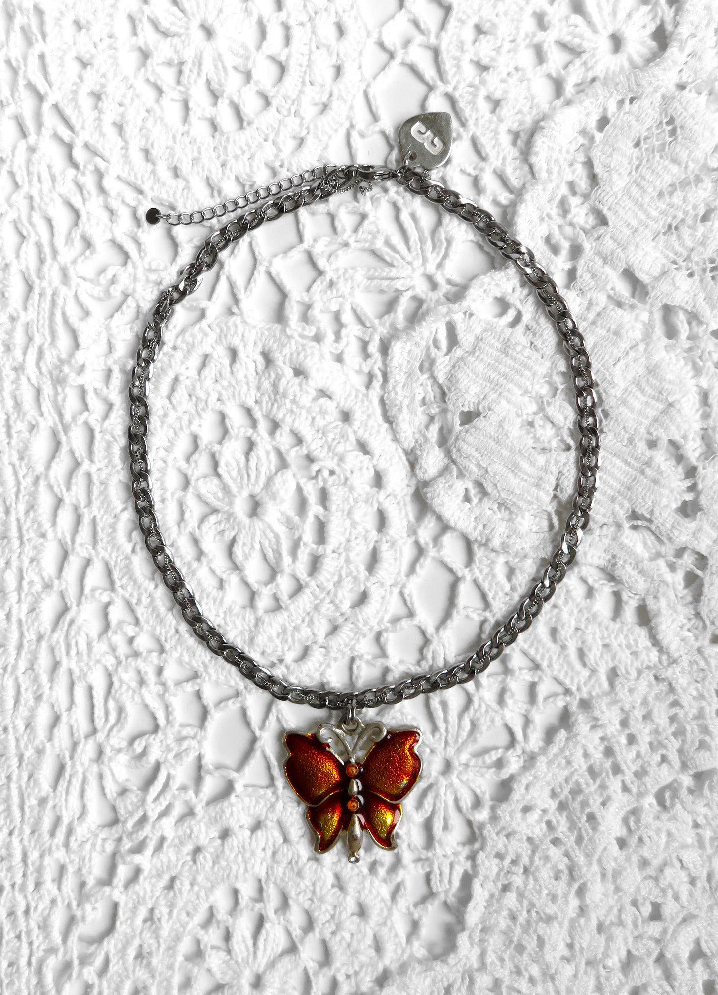 HOT BUTTERFLY NECKLACE