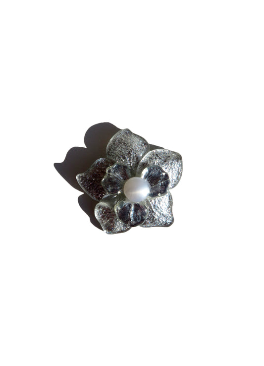 SILVER FLOWER CLIP